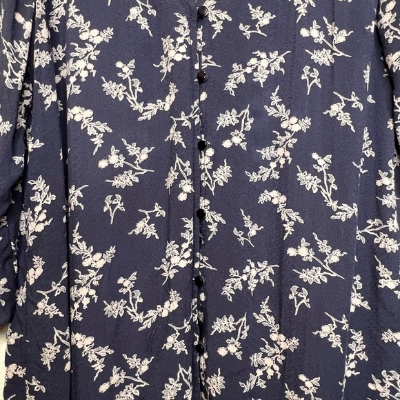 Hinge | Navy V Neck Floral Button Front Blouse 3/4 Sleeve Sz L - Picture 3 of 9